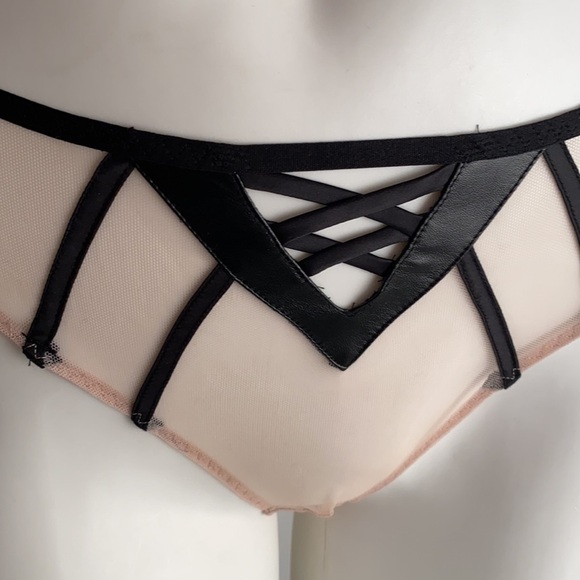 Victoria’s Secret nude mesh vegan leather panty S - Picture 15 of 15